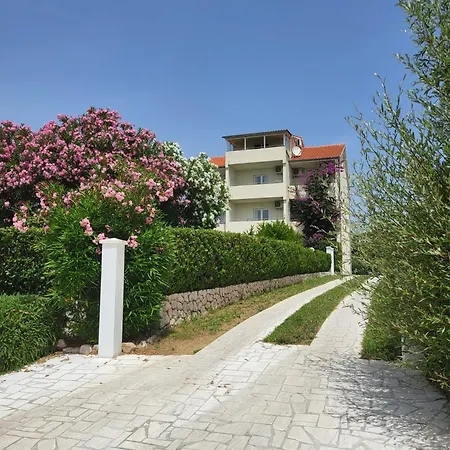 Manuela Apartment *